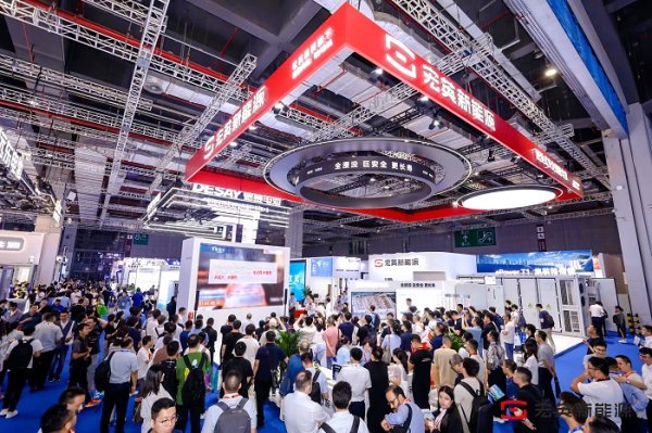 点石策略 重构边界 安全无忧 宏英新能源浸没式储能2.0 全球首发！