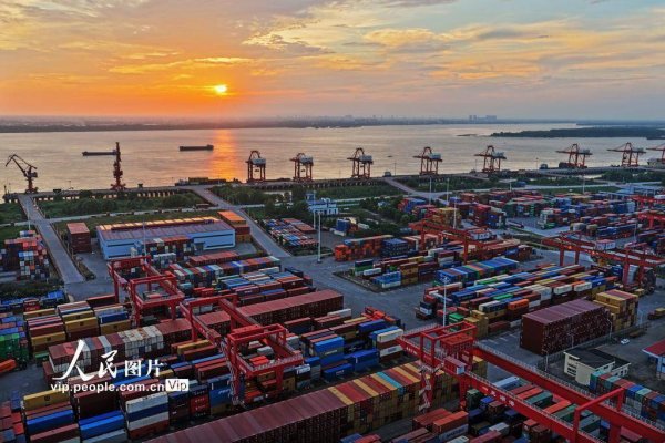 鑫耀证券 安徽芜湖：智慧港口生产忙